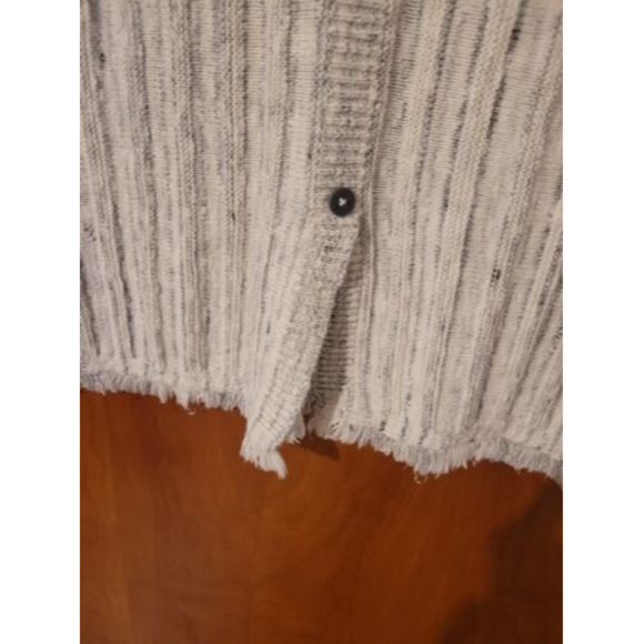 J Jill Pullover Sweater Gray Ivory Button Back Detail Knit Size L - Picture 6 of 7